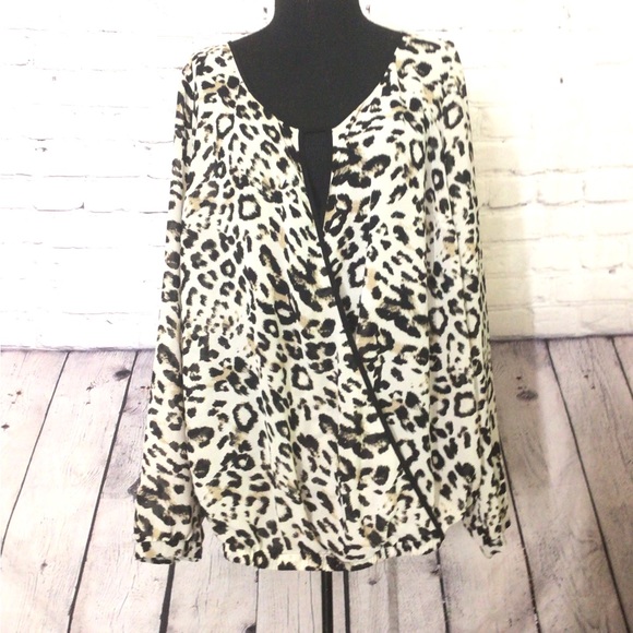 Torrid women’s plus long sleeves animal print cheetah blouse top size 2 - Picture 5 of 9